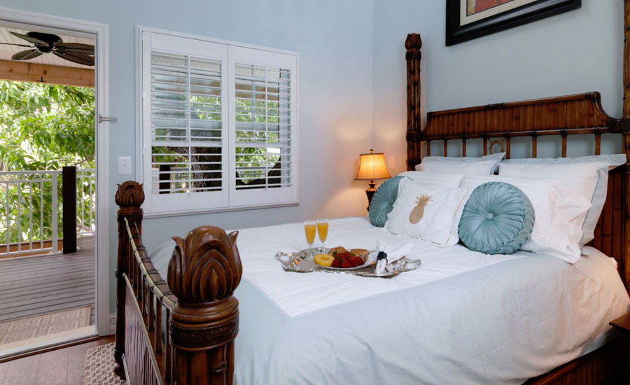 Queen bed in Tree Top Loft